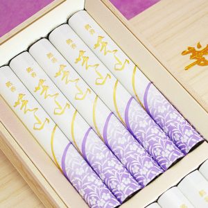 風情漂う白檀とフローラルのゆかしい香りです
