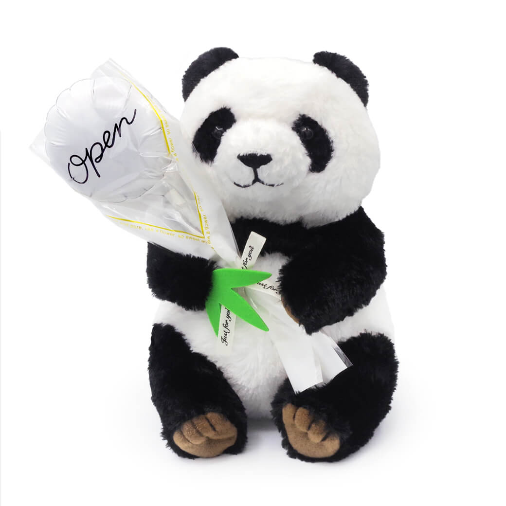 幸福のパンダがミニバルーンを抱えてお祝いや記念日を華やかにしてくれます。